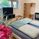 Vendégház Myplace Lauterach, Gaestezimmer Im Herzen Von 3*