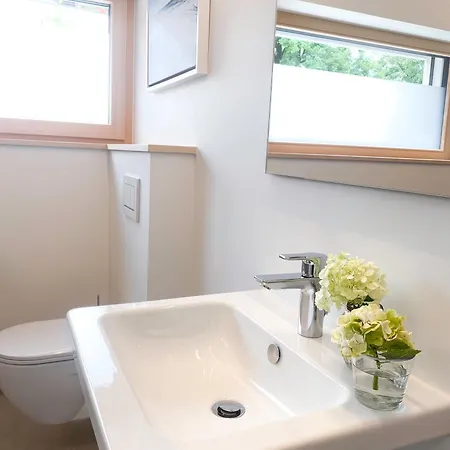 Neueroeffnung! Gaestezimmer Im Herzen Von Vendégház Lauterach